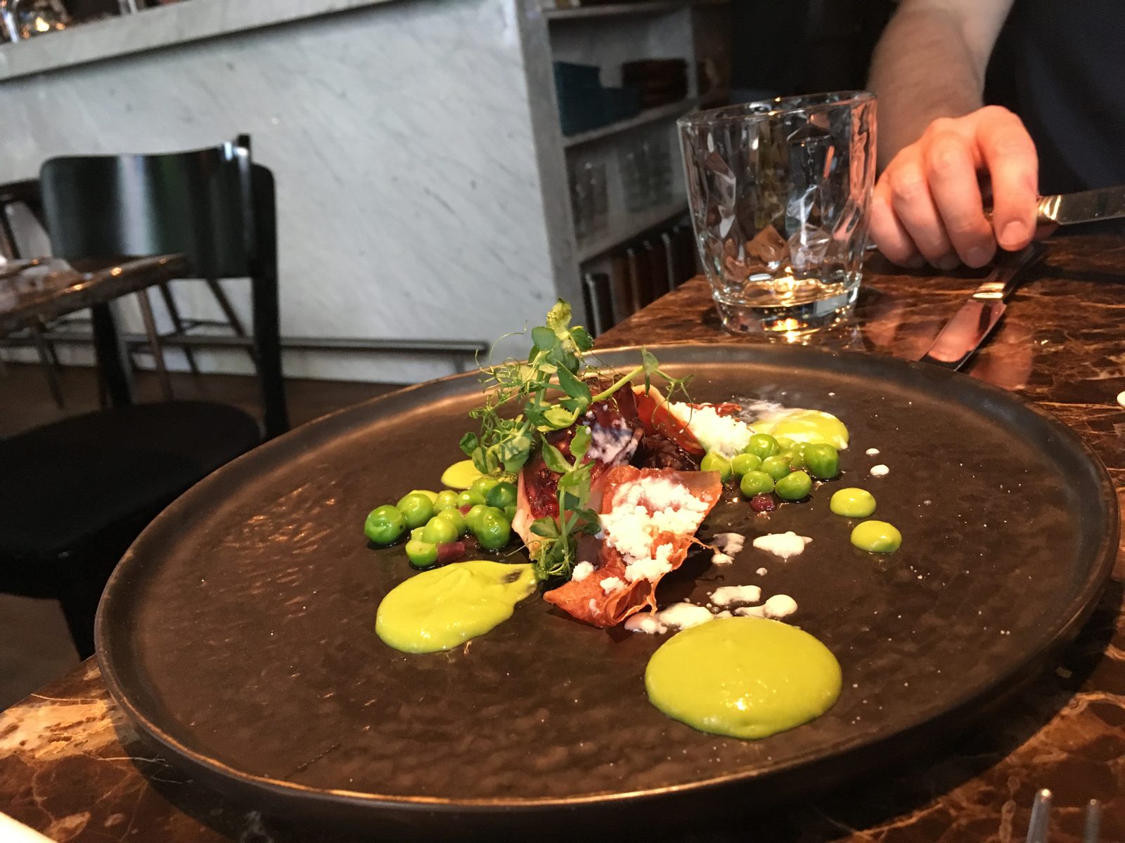 Pulpo mit Erbsen, Witwenball