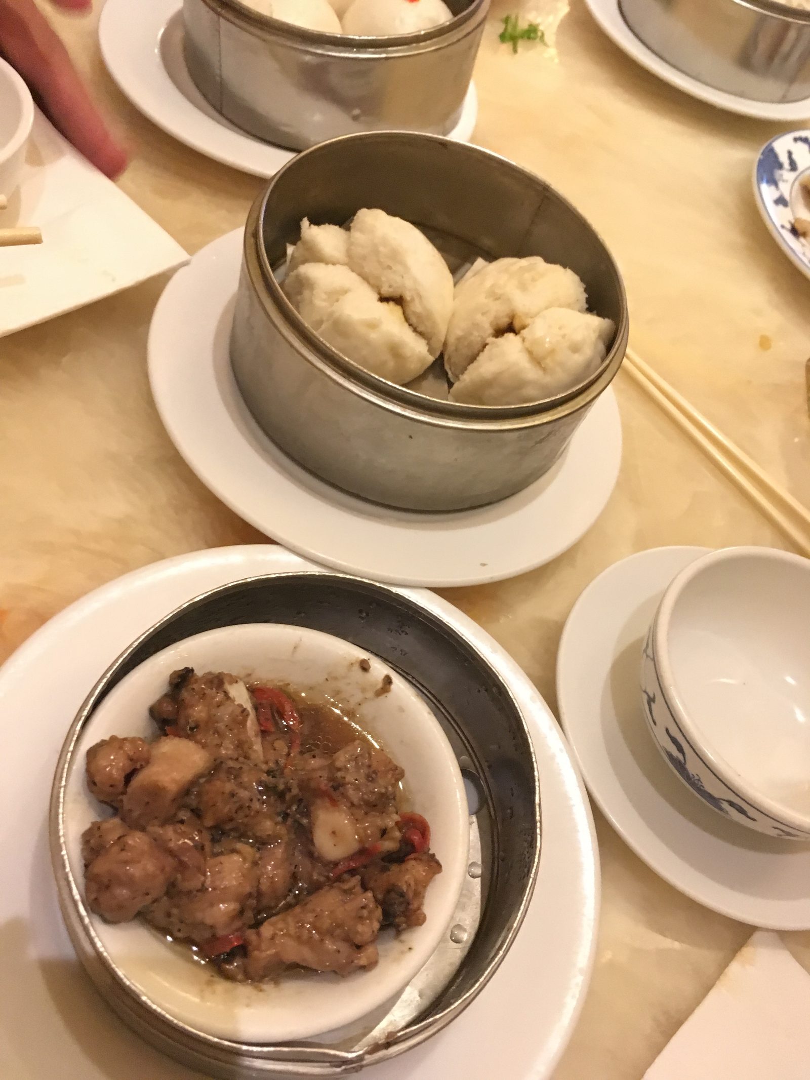 Schweinerippchen in schwarzer Bohnensauce, Dumplings, Man Wah