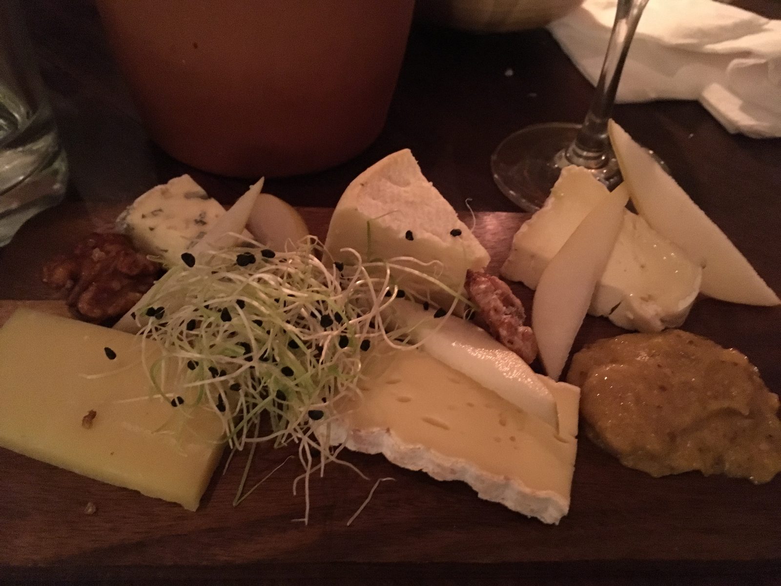 Käsebrett, Krug