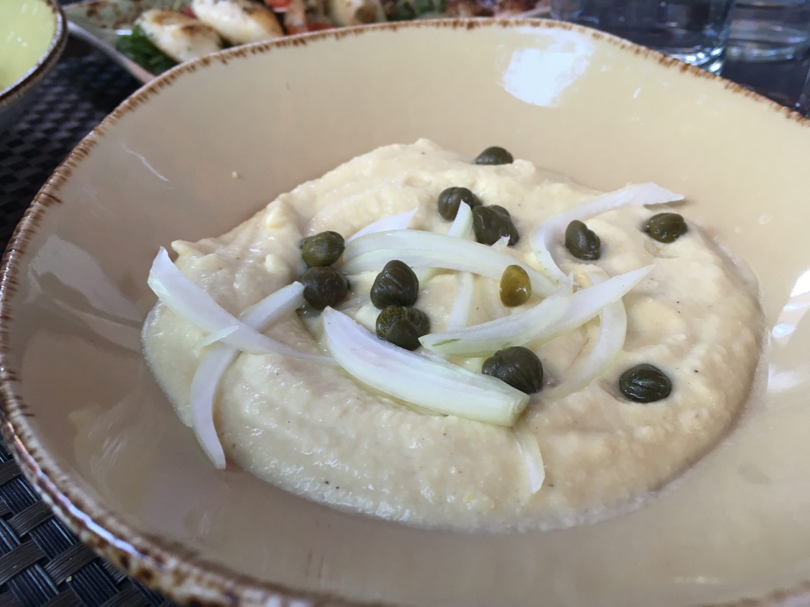 FAVA SANTORINIS - purierte gelbe Linsen m. Kapern, Zwiebel u. Limette
