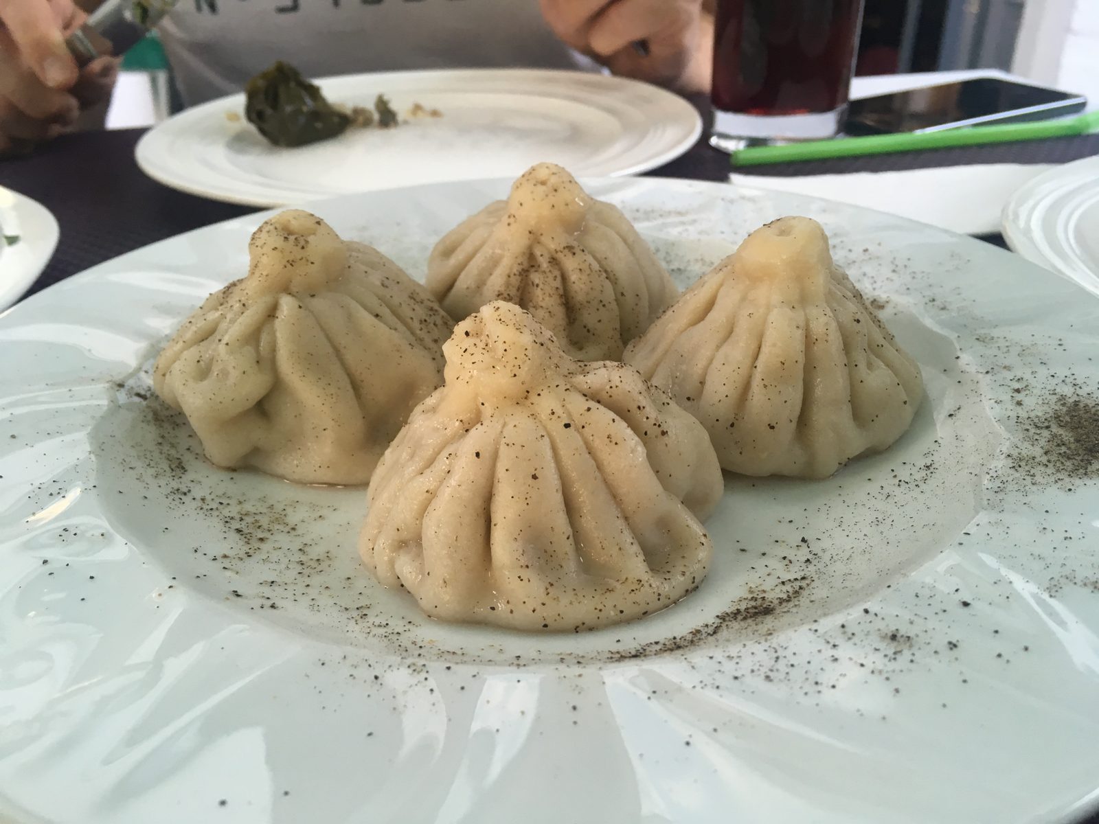 Chinkali– Teigtaschen mit Hackfleisch gefüllt, gewürzt nach georgischer Art