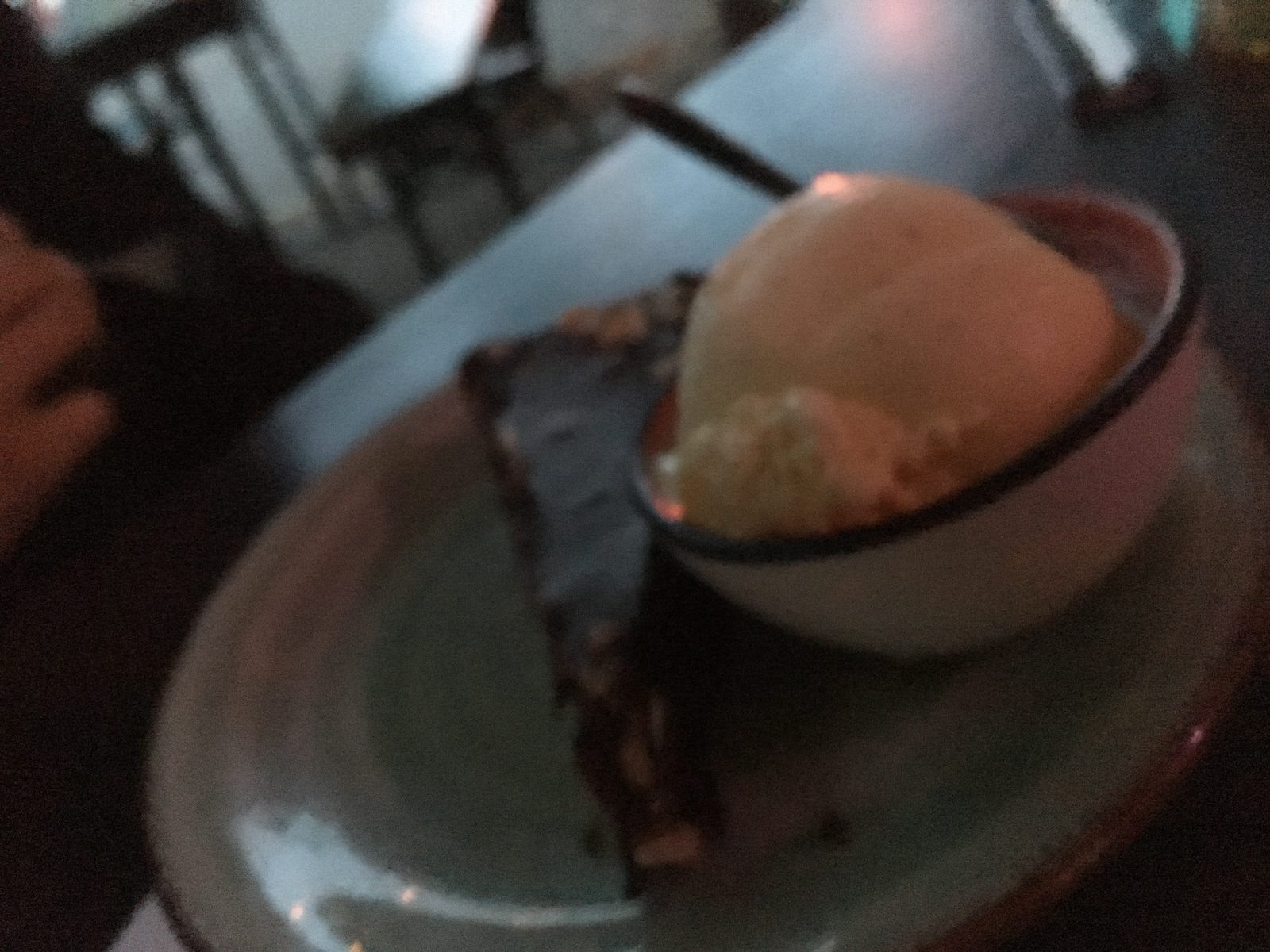 Schokokuchen mit Eis