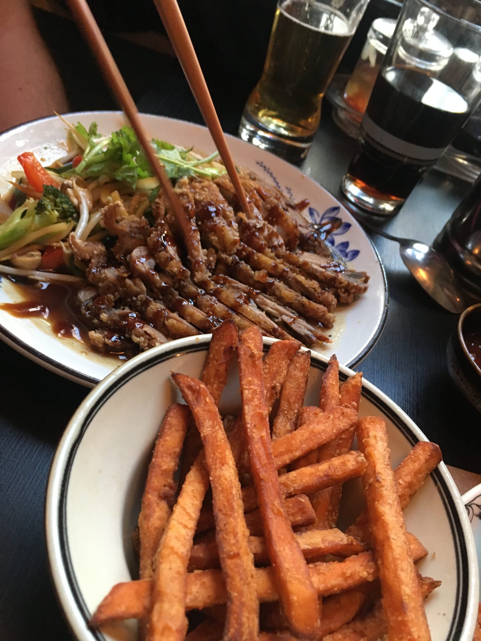 Grilled Duck mit Süßkartoffelpommes