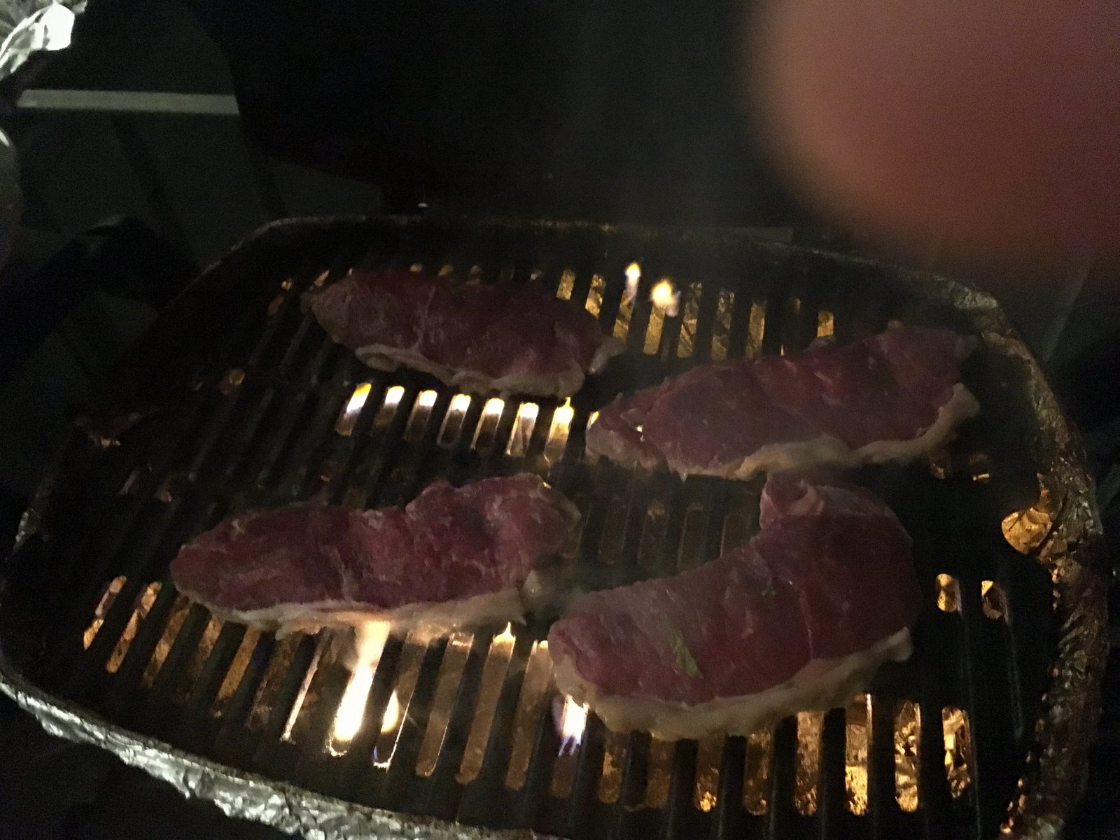 Steaks auf dem Grill
