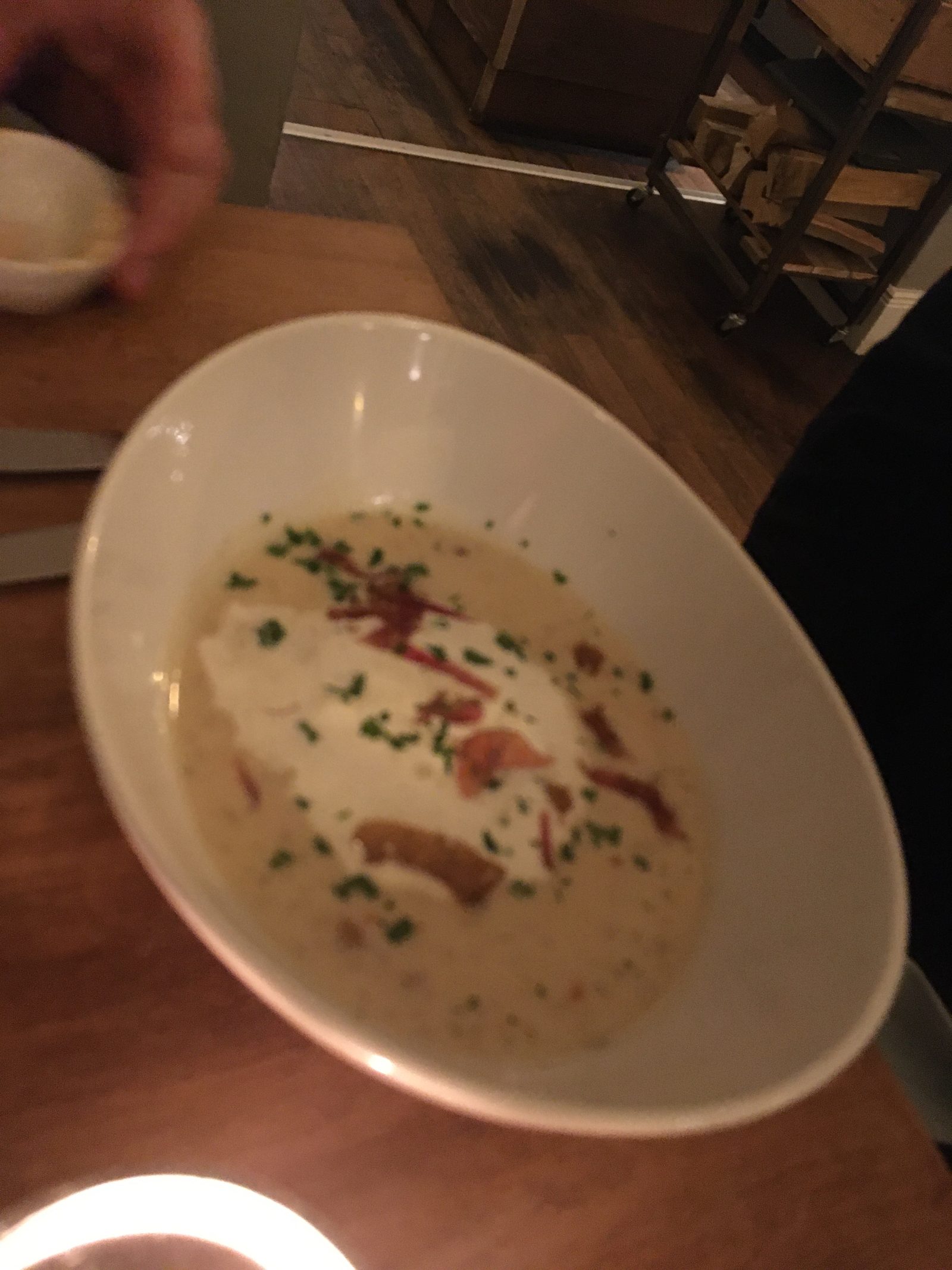Bündner Gerstensuppe mit Streifen vom Bündnerfleisch