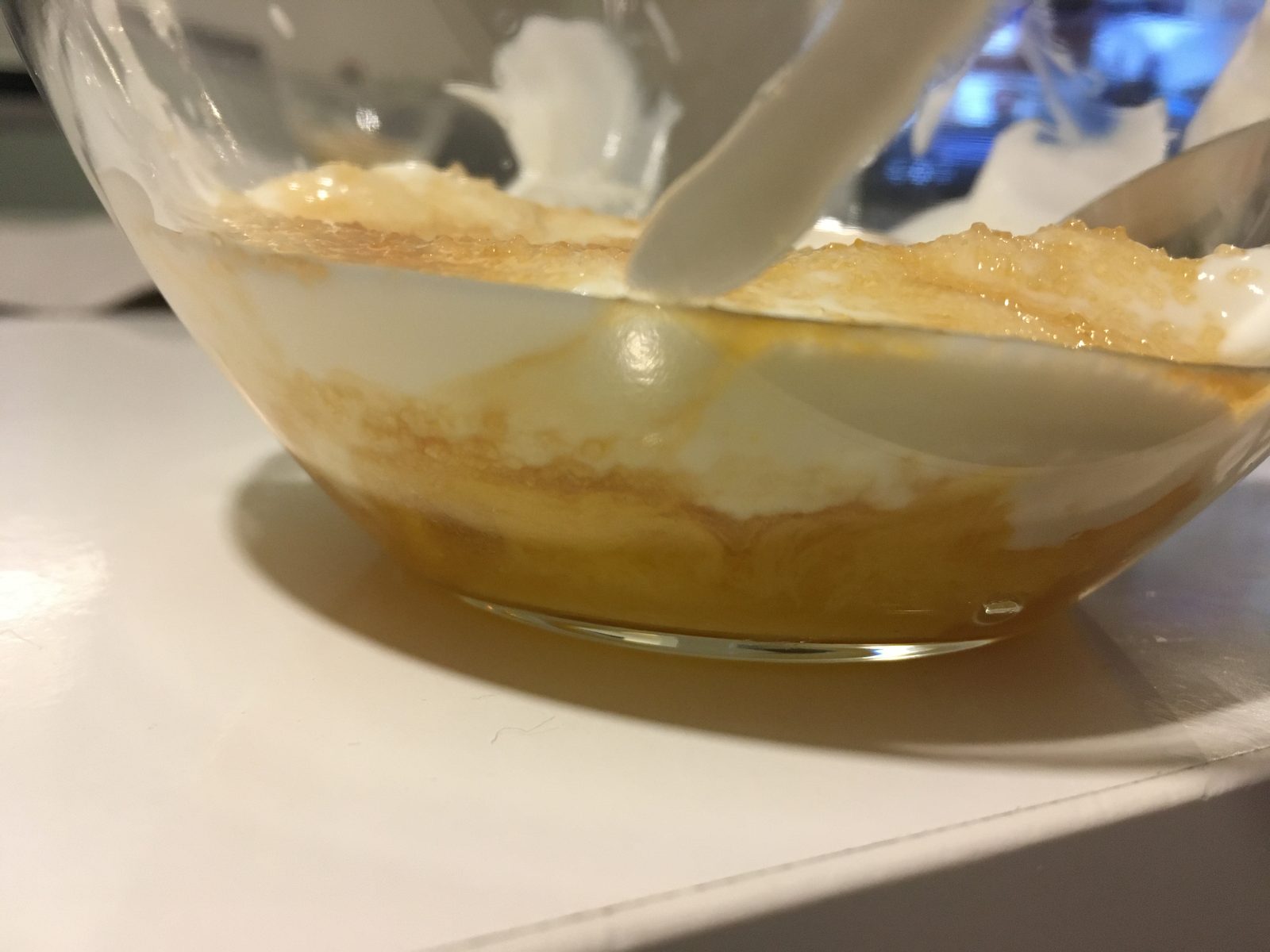 Mango-Yoghurt Dessert