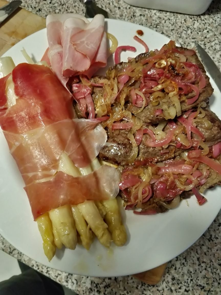 Leber mit Spargel