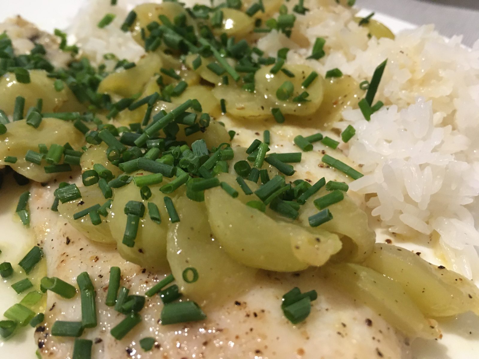 Scholle mit Traubensauce und Reis