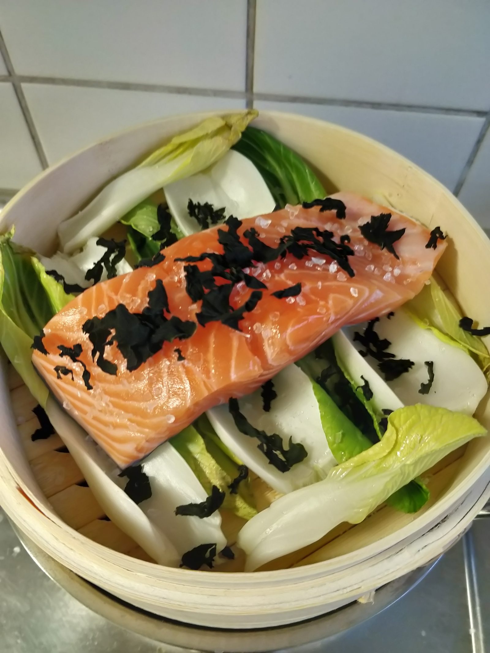 Lachs auf Pak Choi