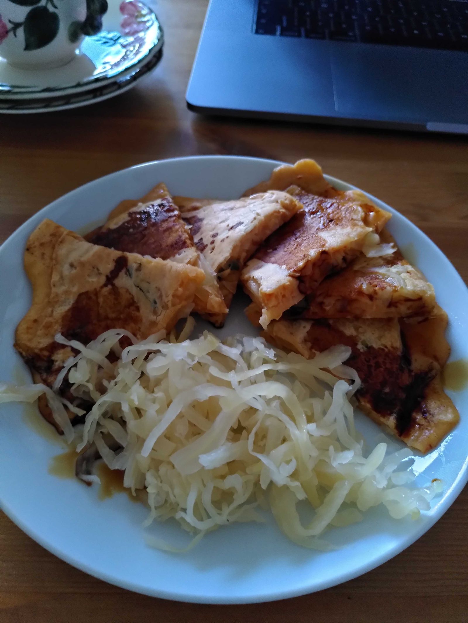 Pfannekuchen mit Sauerkraut