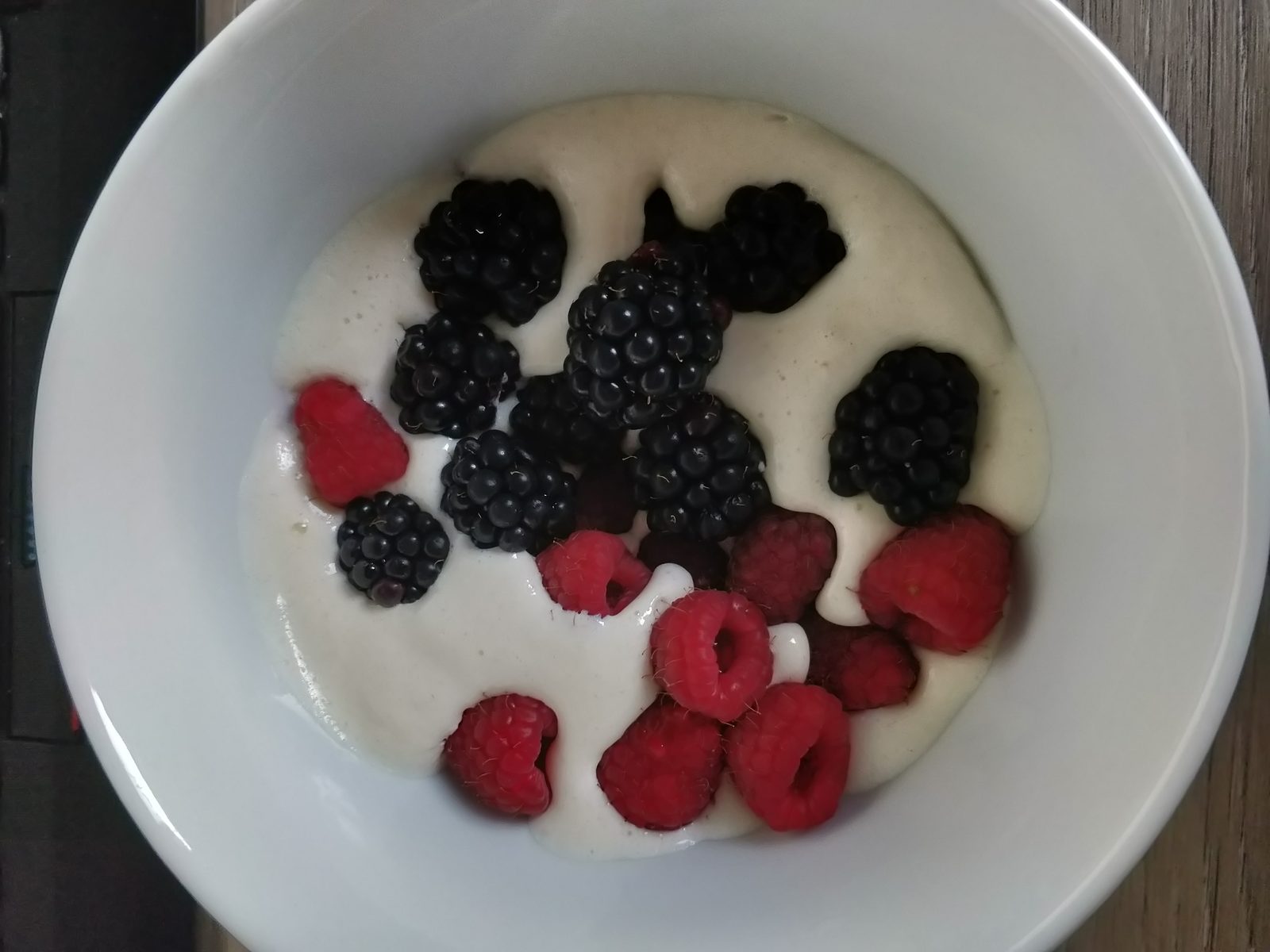 Mascapone Creme mit Zimt und Früchten