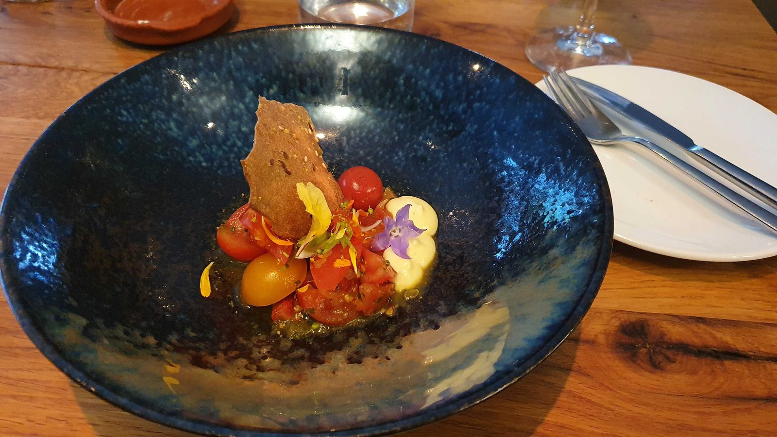 Tomatenvielfalt, Frischkäse, Ackerwildkraut