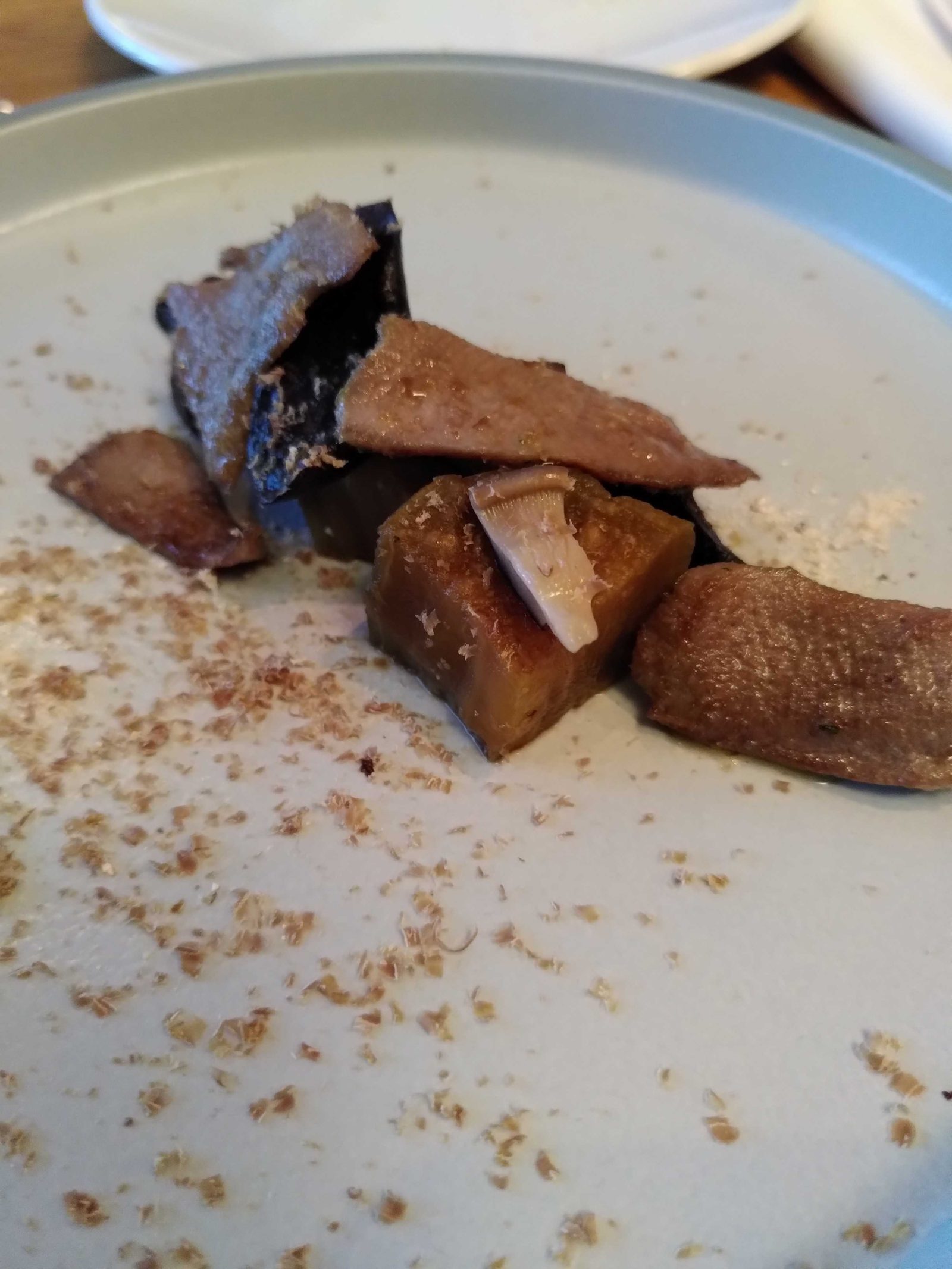 Aubergine, Sesampilz, Zunge