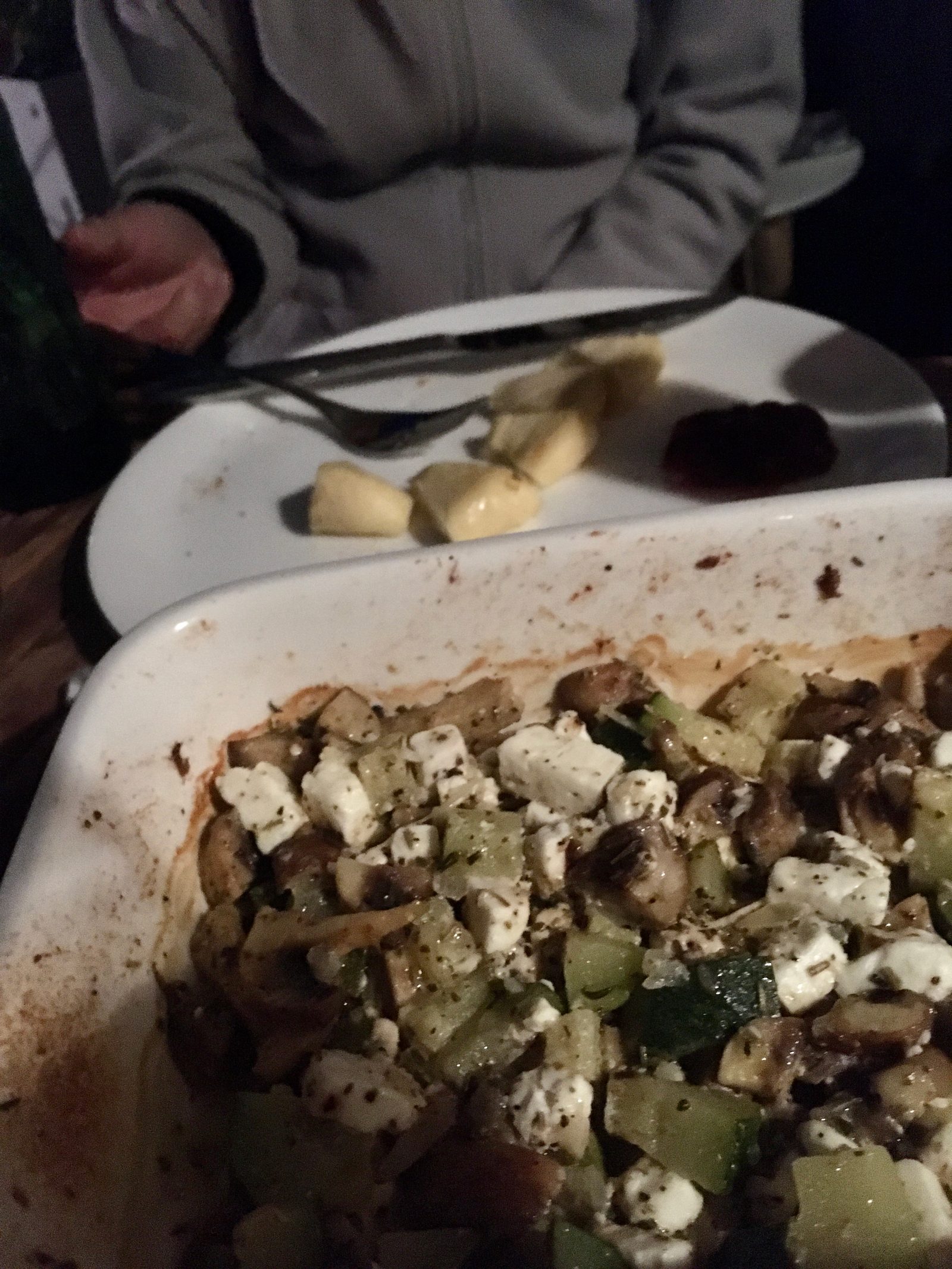 Zucchini, Pilze, Schafskäse