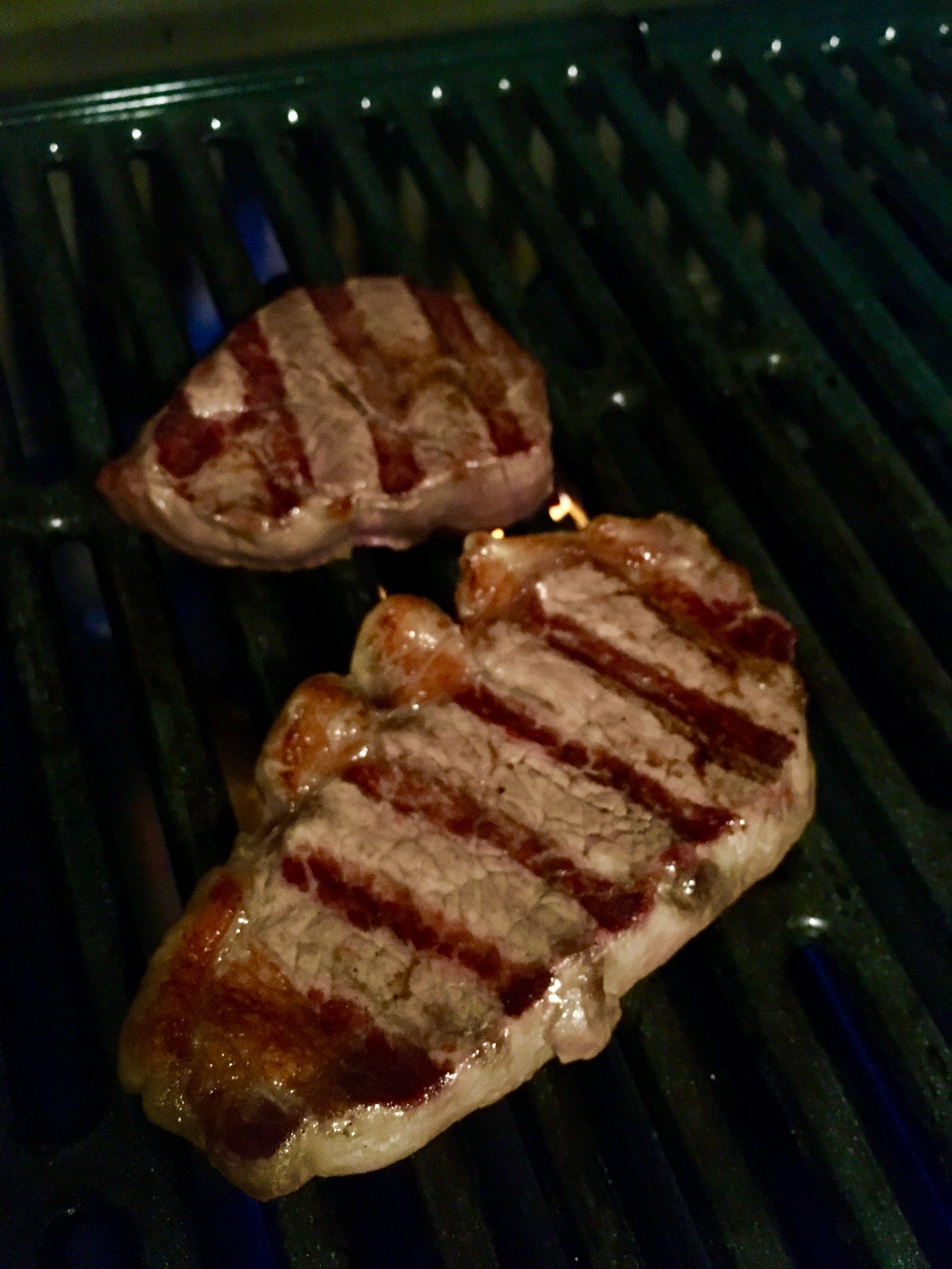 Steaks auf Grill
