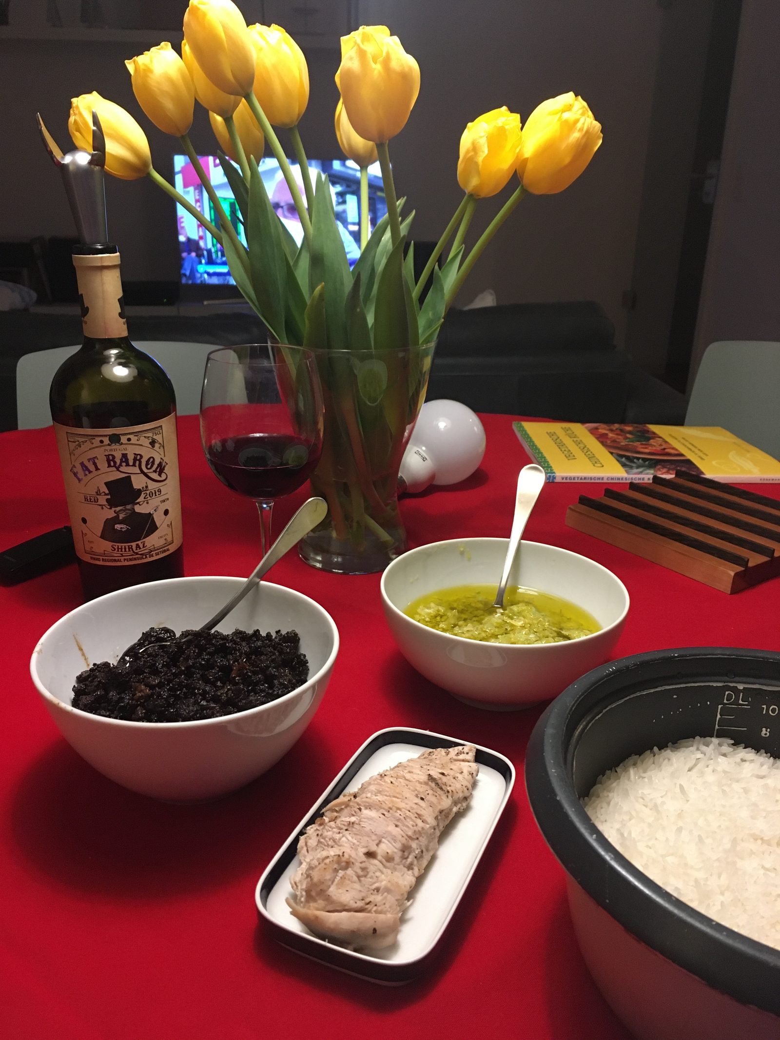 Auberginen mit schwarzer Bohnensauce, Hühnerbrust mit Ingwersauce
