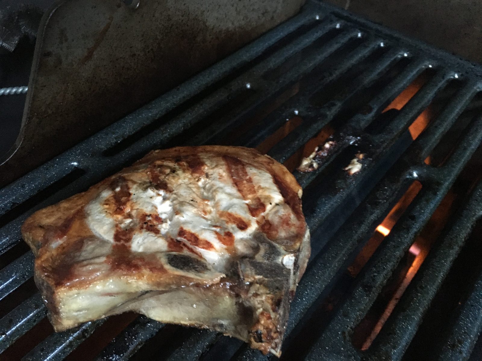 Kotelett auf dem Grill