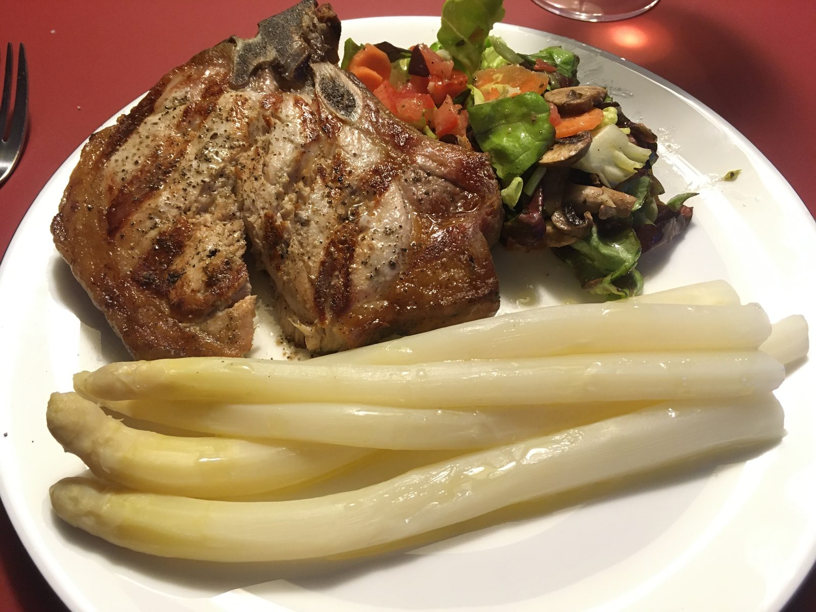 Kotelett, Spargel, Salat