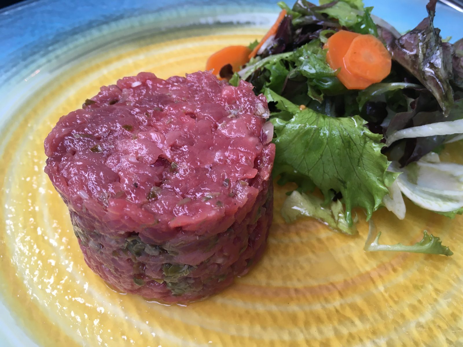 BATTUTA AL COLTELLO DI FASSONA PIEMONTESE
(Tatar vom Piemontesischen Fassona-Rind)